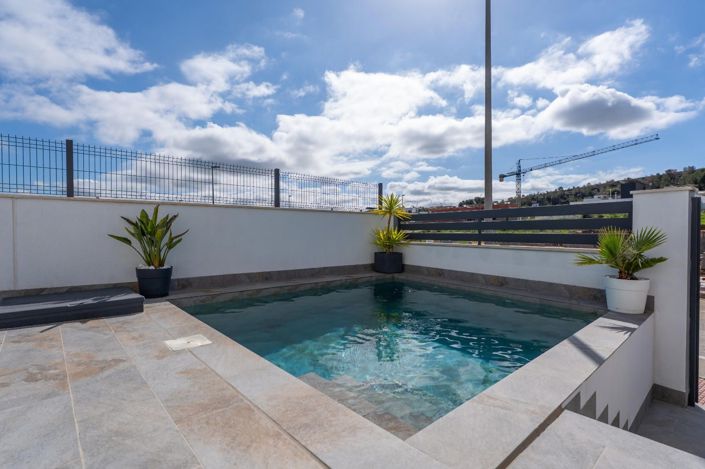 Image No.9-3 Bed House for sale