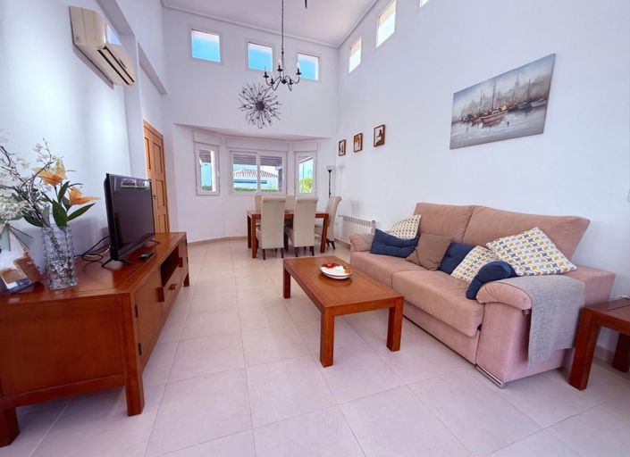 Image No.12-2 Bed Villa for sale