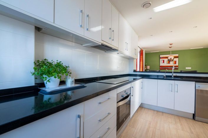 Image No.20-2 Bed House for sale