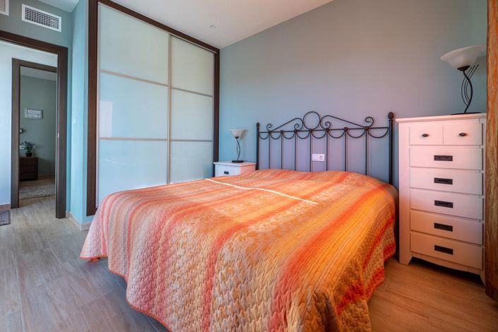 Image No.28-2 Bed House for sale