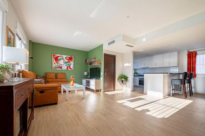 Image No.4-2 Bed House for sale