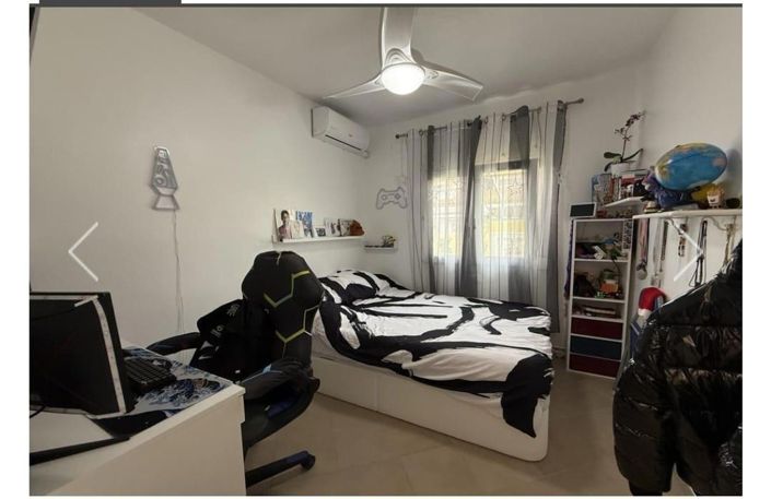 Image No.11-4 Bed House for sale