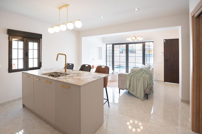 Image No.15-3 Bed Villa for sale