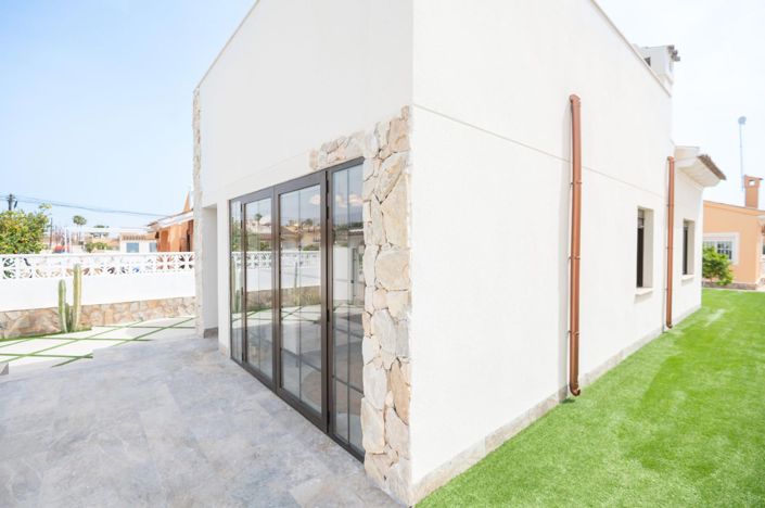 Image No.7-3 Bed Villa for sale