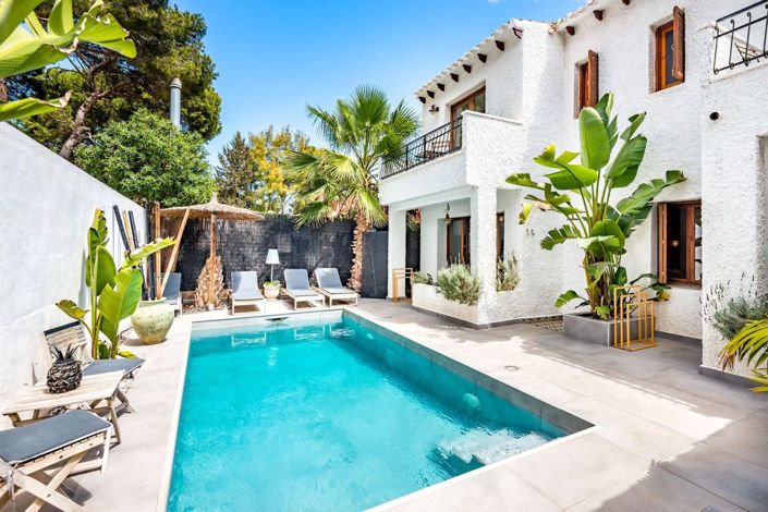 Image No.1-5 Bed Villa for sale