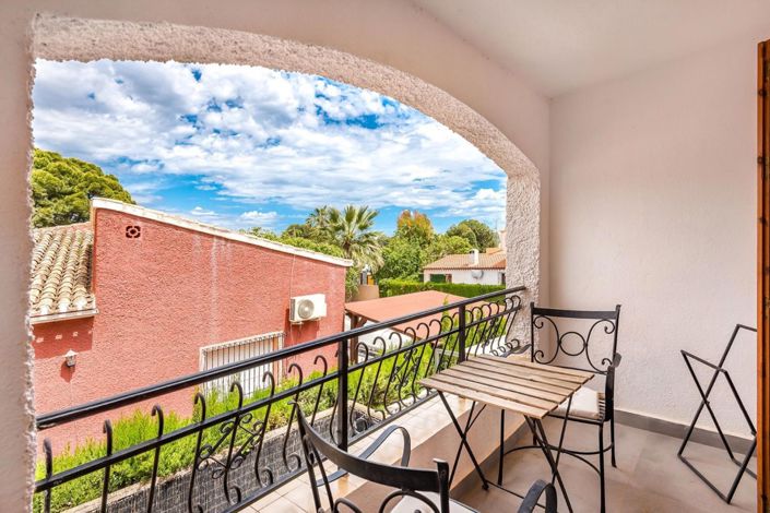 Image No.40-5 Bed Villa for sale