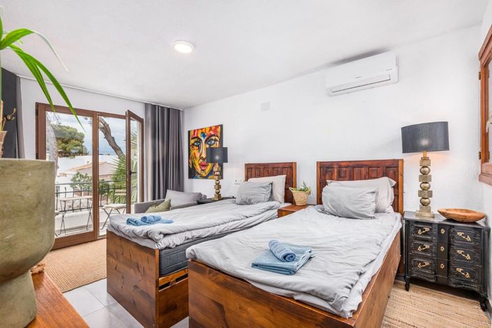 Image No.42-5 Bed Villa for sale