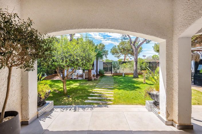 Image No.7-5 Bed Villa for sale