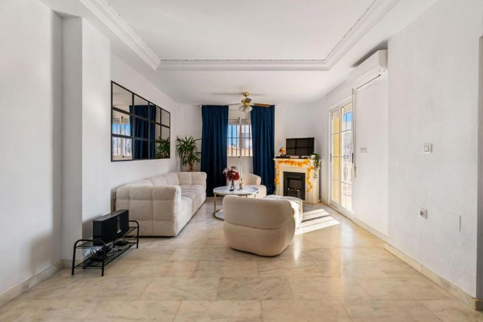 Image No.2-3 Bed Villa for sale