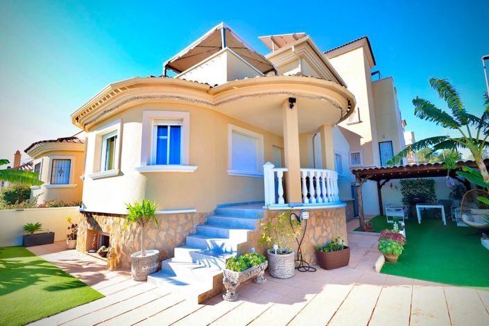 Image No.3-4 Bed Villa for sale