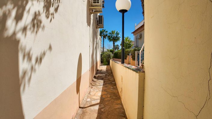 Image No.21-2 Bed Bungalow for sale