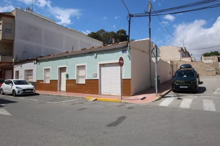 Image No.1-3 Bed Villa for sale