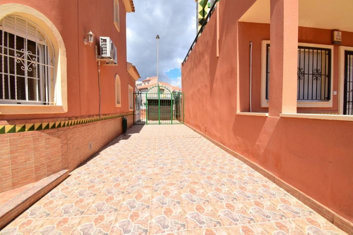 Image No.17-2 Bed House for sale