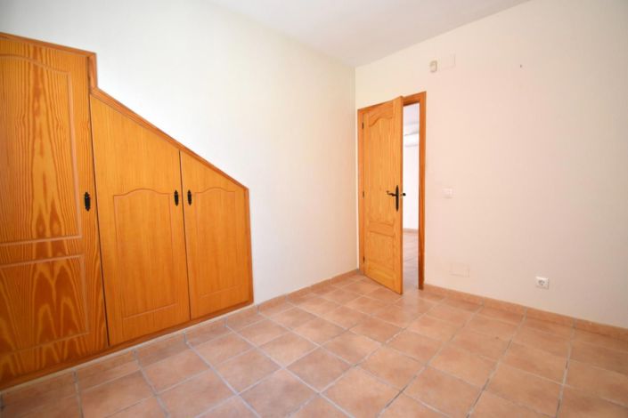 Image No.21-2 Bed House for sale