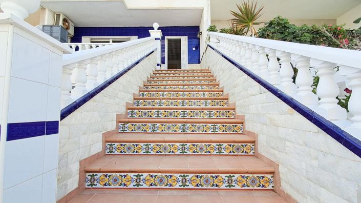 Image No.12-5 Bed House for sale