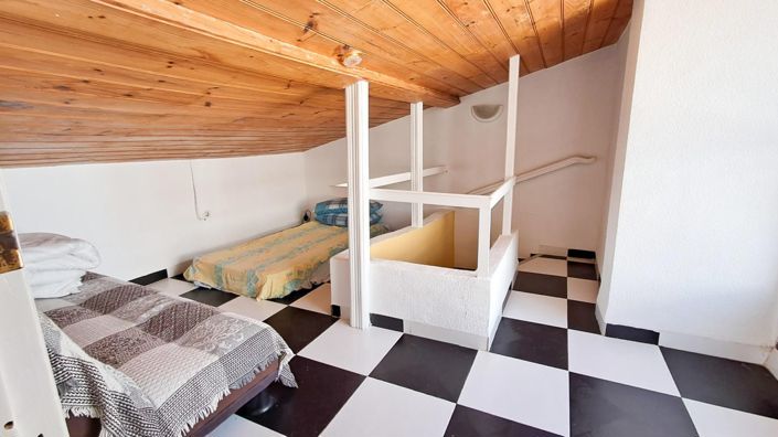 Image No.34-5 Bed House for sale