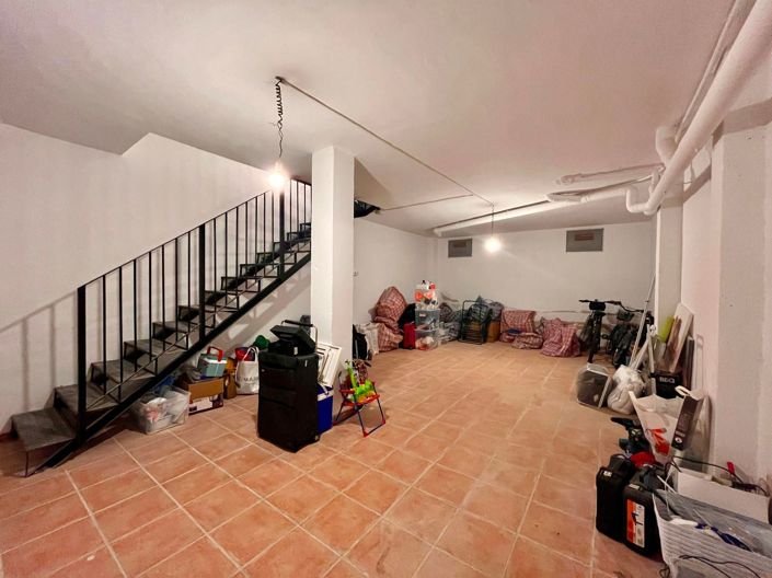 Image No.21-3 Bed House for sale