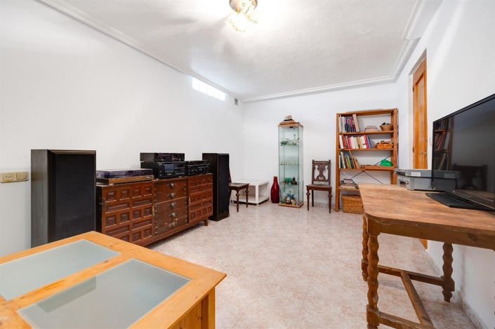 Image No.17-2 Bed Bungalow for sale