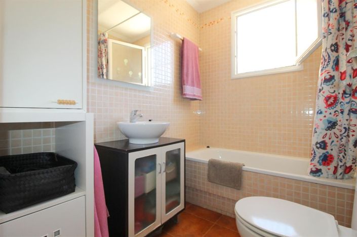 Image No.17-2 Bed Bungalow for sale