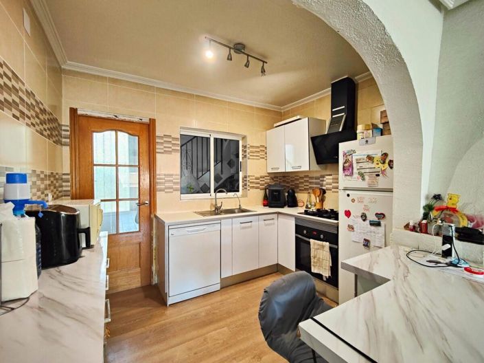 Image No.13-4 Bed House for sale