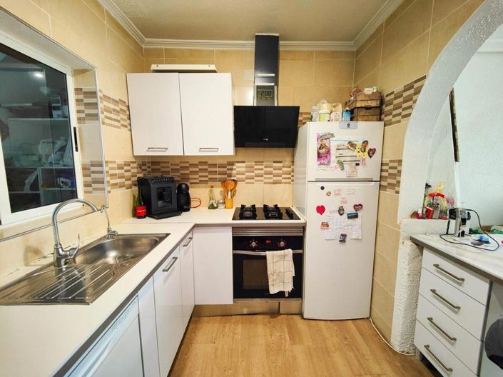 Image No.14-4 Bed House for sale