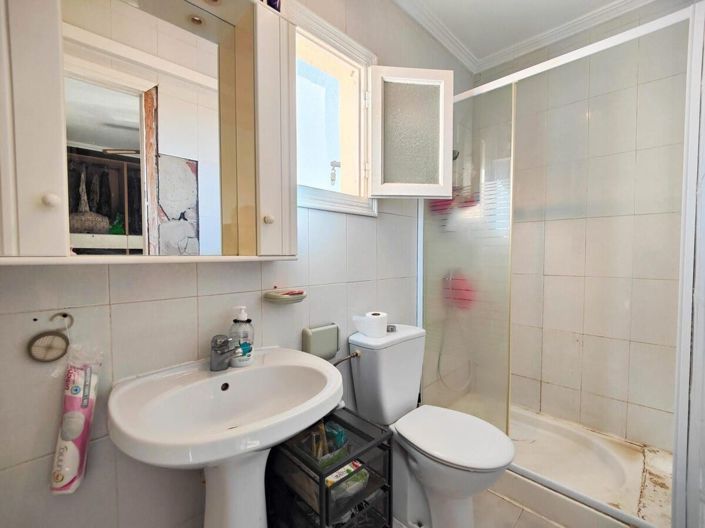 Image No.22-4 Bed House for sale