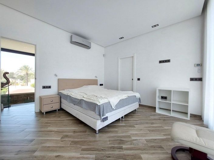 Image No.15-3 Bed Villa for sale