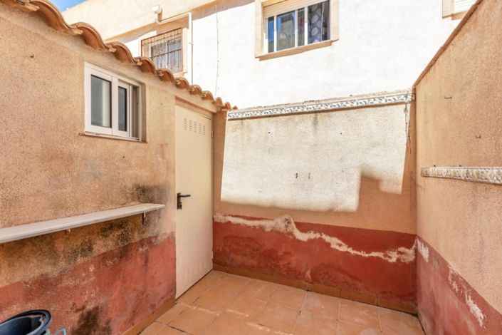 Image No.14-3 Bed House for sale