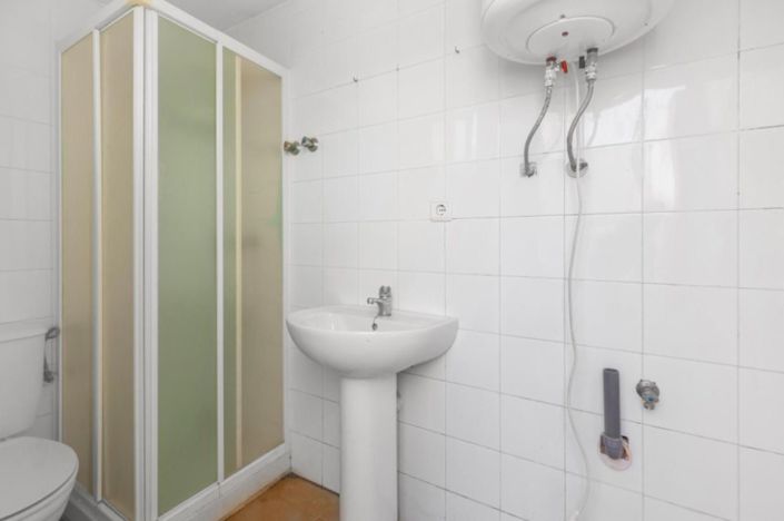 Image No.16-3 Bed House for sale