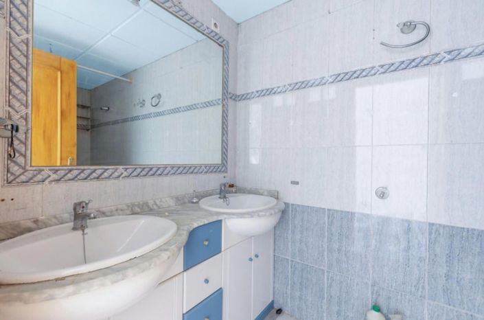 Image No.24-3 Bed House for sale