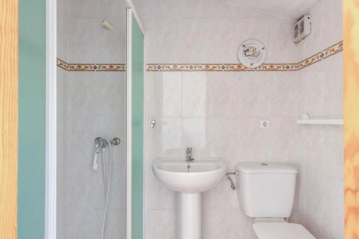 Image No.30-3 Bed House for sale