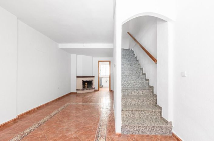 Image No.5-3 Bed House for sale