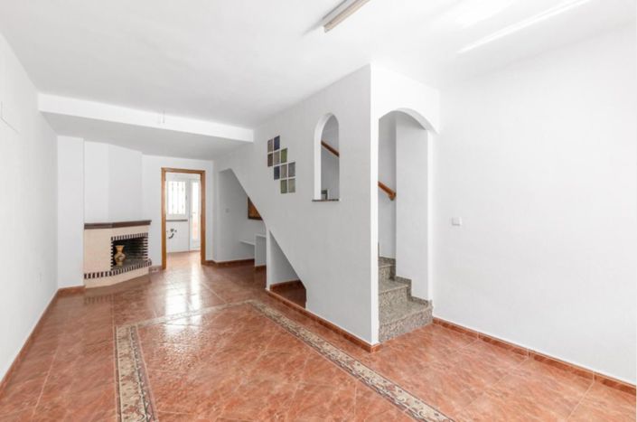 Image No.6-3 Bed House for sale