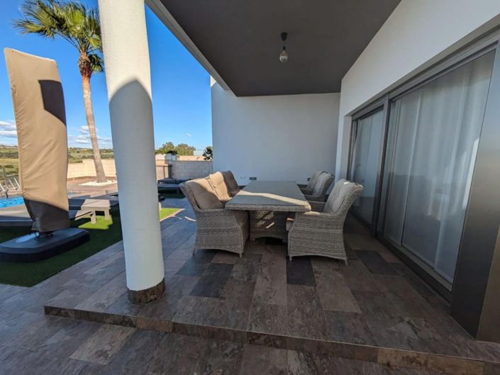 Image No.10-3 Bed Villa for sale