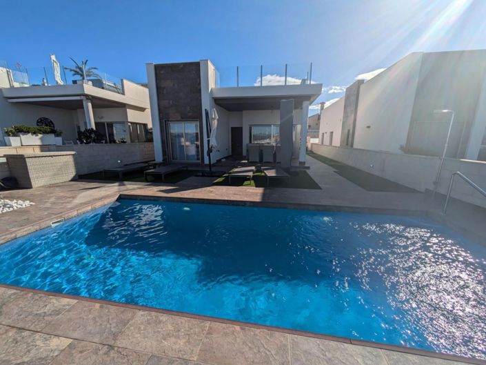 Image No.3-3 Bed Villa for sale