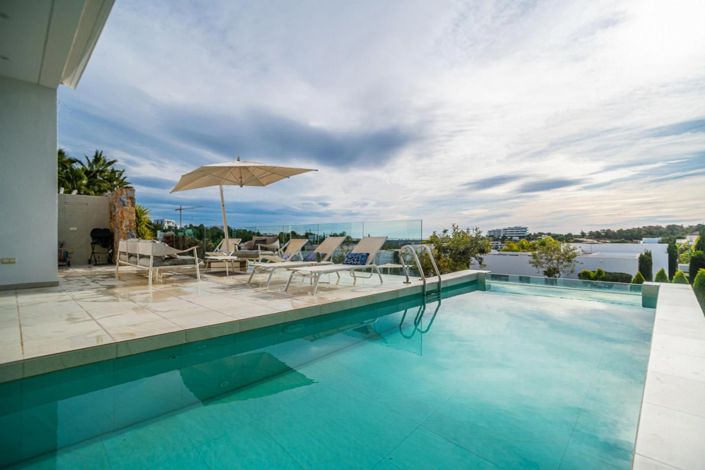 Image No.35-4 Bed Villa for sale