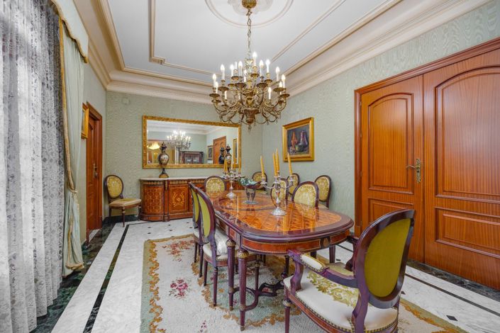 Image No.16-12 Bed Villa for sale