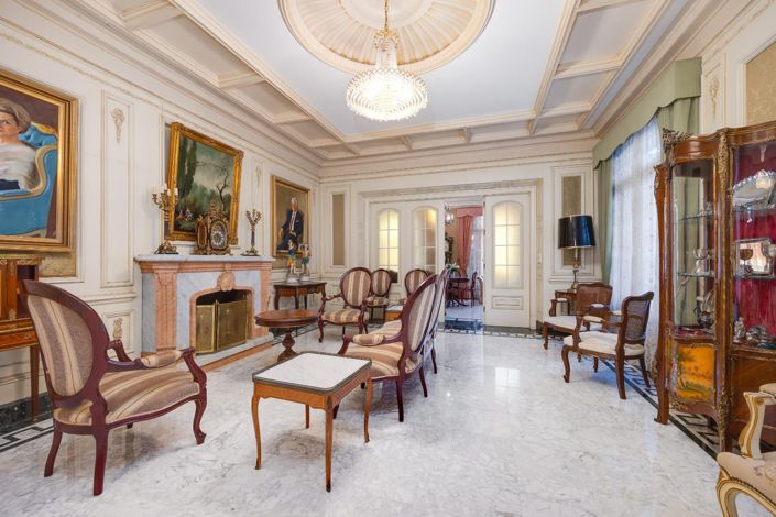 Image No.19-12 Bed Villa for sale