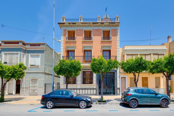 Image No.3-12 Bed Villa for sale