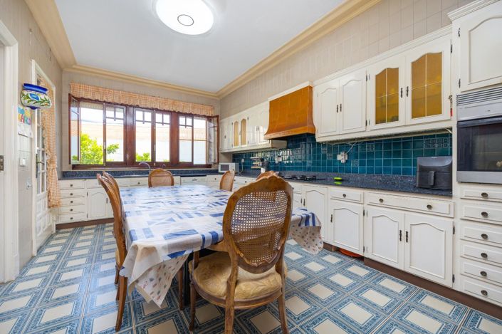 Image No.33-12 Bed Villa for sale