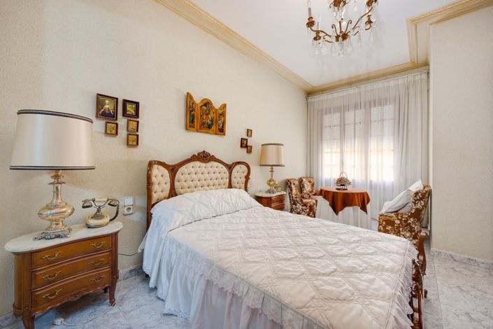 Image No.58-12 Bed Villa for sale