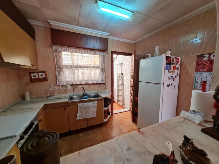 Image No.12-2 Bed House for sale