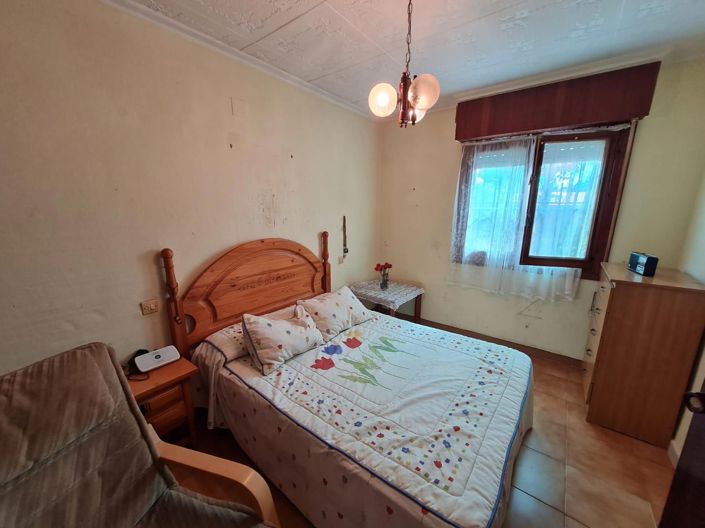 Image No.15-2 Bed House for sale