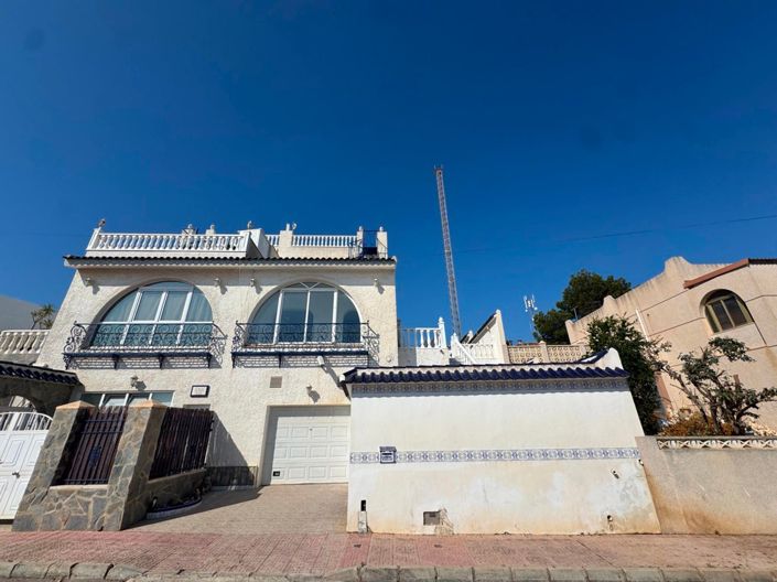 Image No.2-3 Bed House for sale