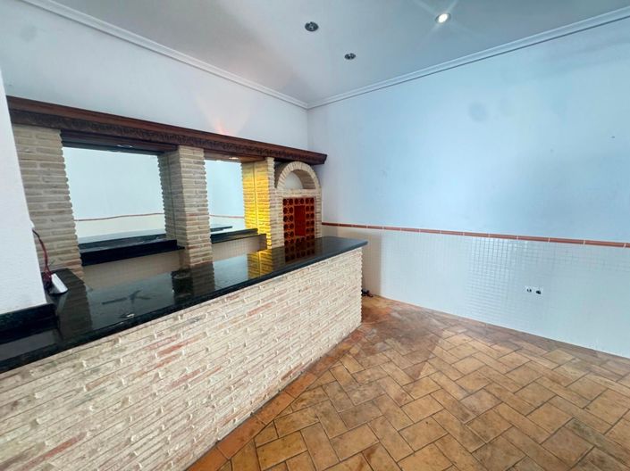 Image No.23-3 Bed House for sale