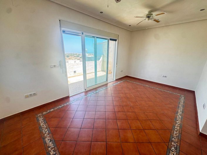 Image No.5-3 Bed House for sale