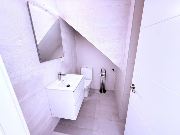 Image No.7-3 Bed House for sale