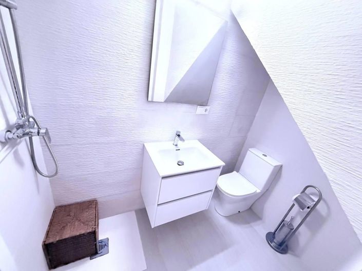 Image No.9-3 Bed House for sale