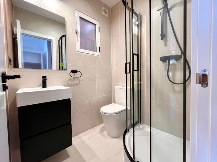 Image No.15-3 Bed House for sale