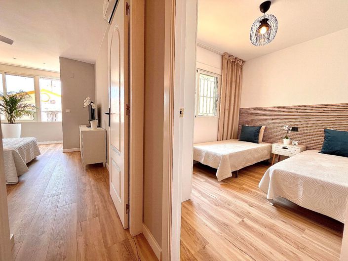 Image No.20-3 Bed House for sale